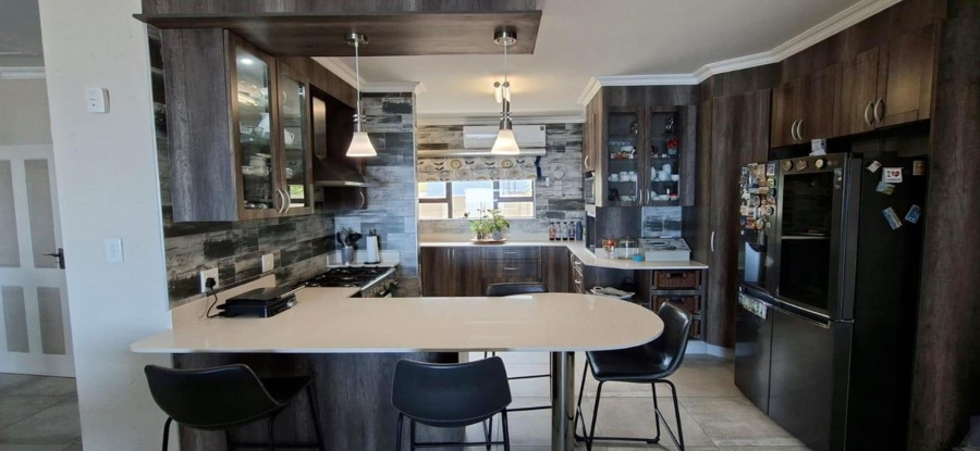 3 Bedroom Property for Sale in Dana Bay Western Cape